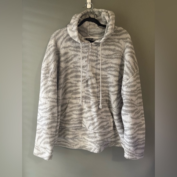 George XXL printed sherpa hoodie featuring a zebra print and a quarter-zip - Picture 2 of 7